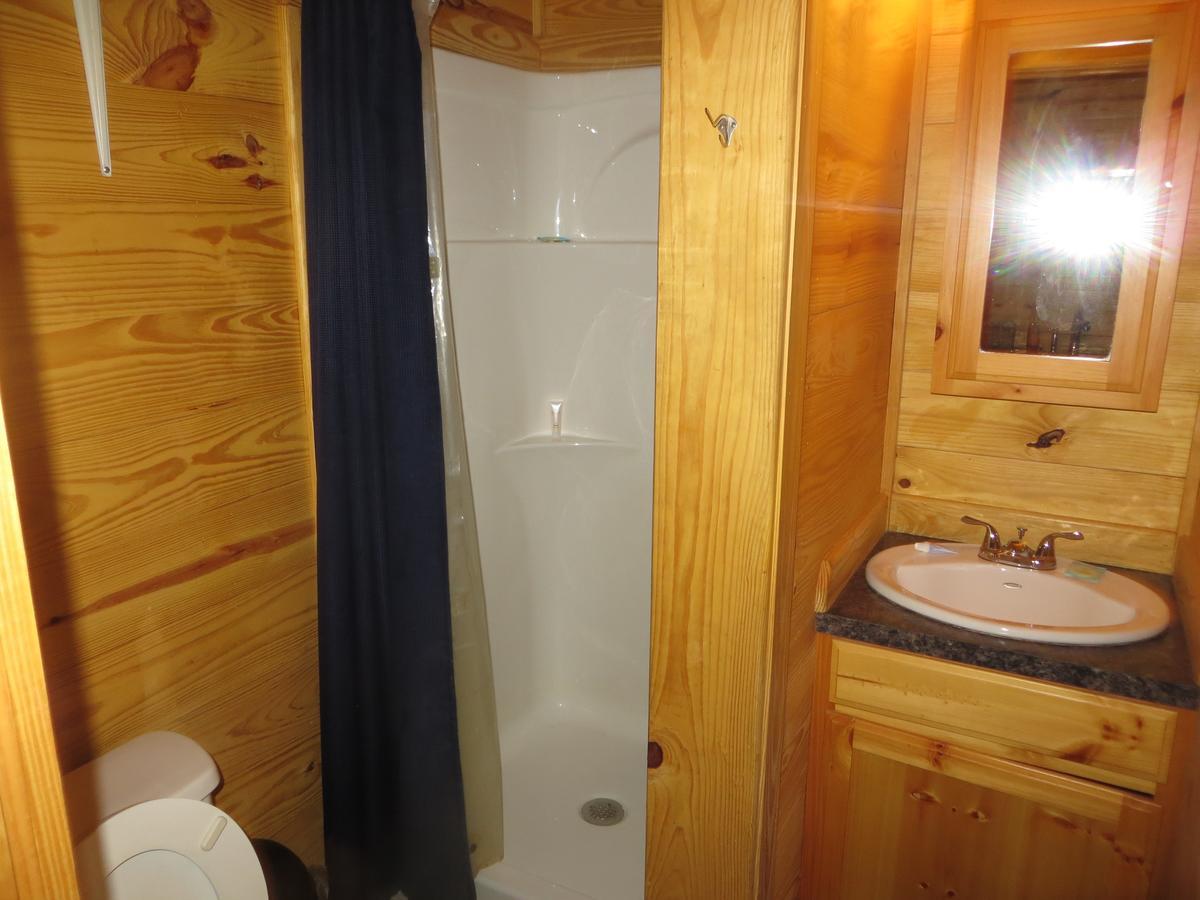 All Tucked Inn Cabins Stockdale Екстериор снимка
