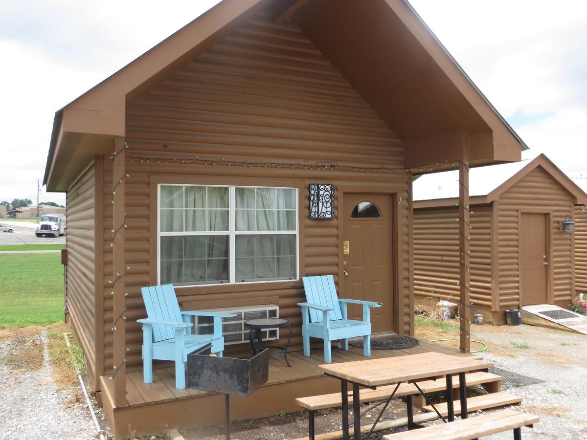 All Tucked Inn Cabins Stockdale Екстериор снимка