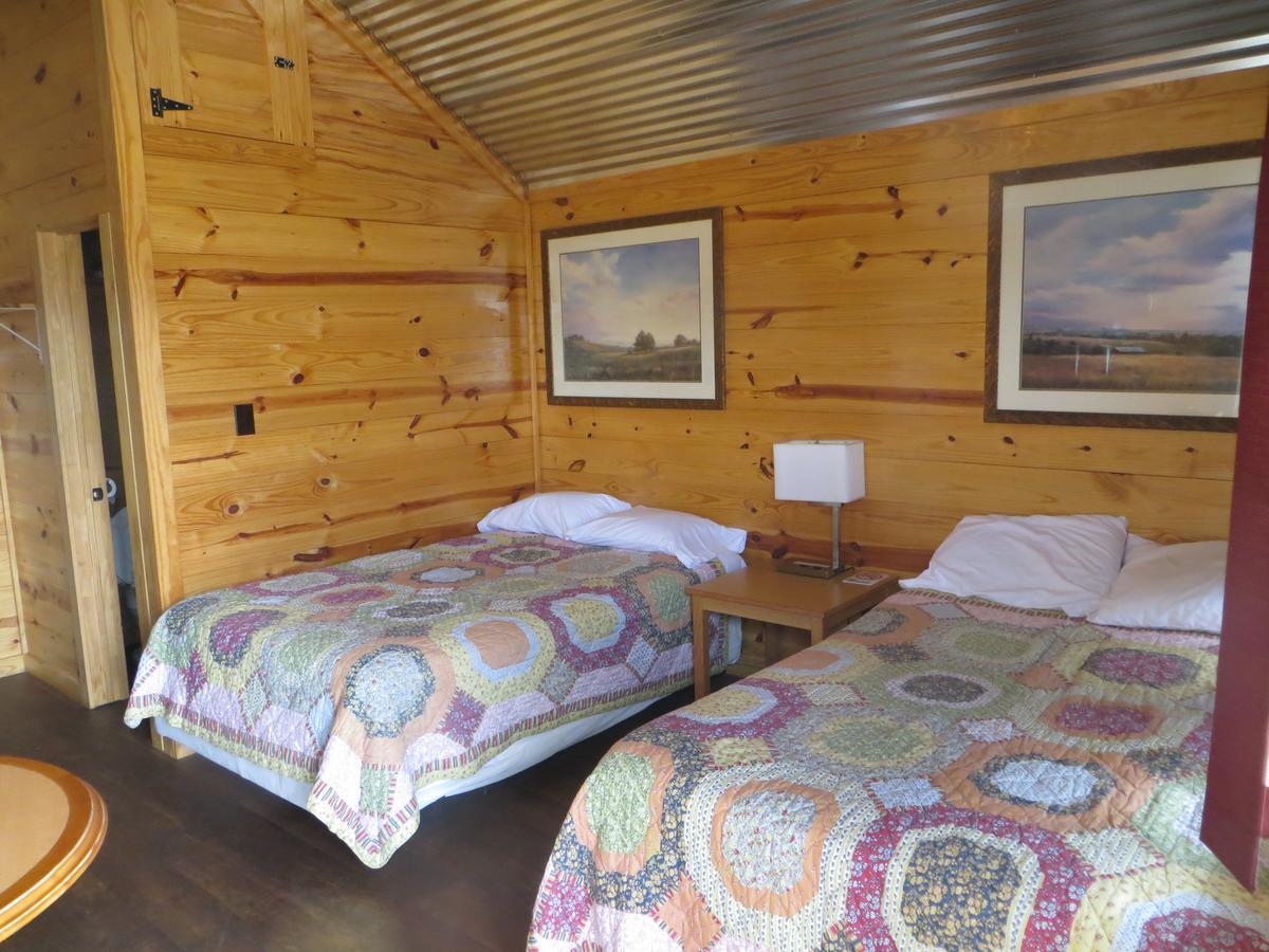 All Tucked Inn Cabins Stockdale Екстериор снимка