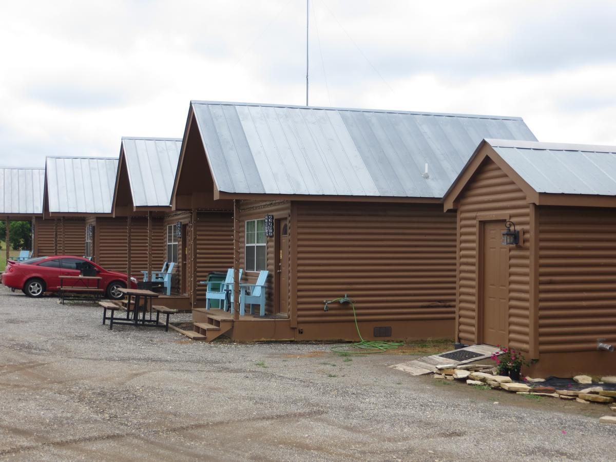 All Tucked Inn Cabins Stockdale Екстериор снимка