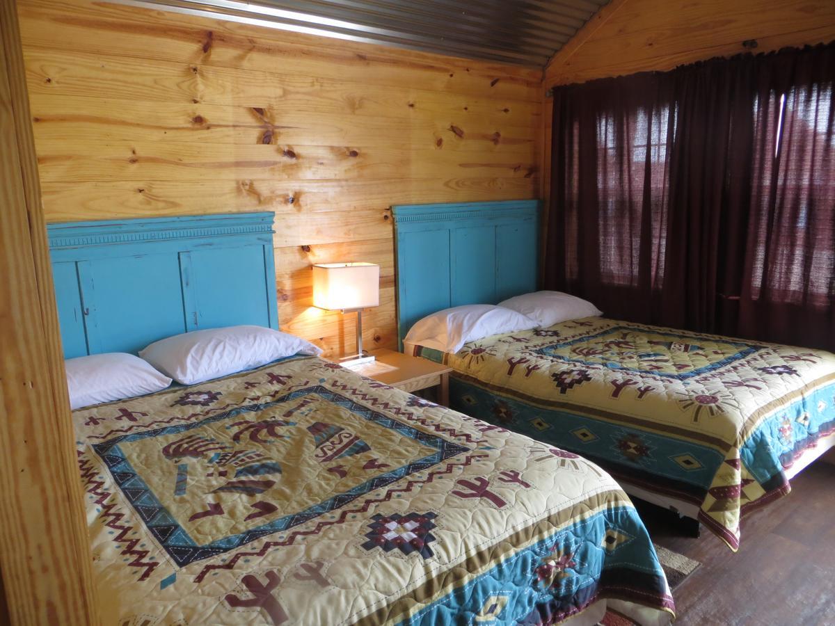All Tucked Inn Cabins Stockdale Екстериор снимка